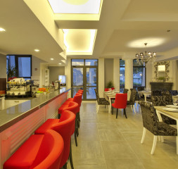 Restaurant_2.jpg