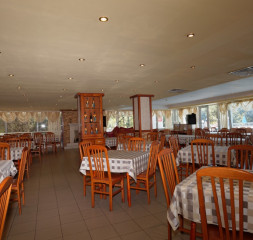 Restaurant_2.jpg