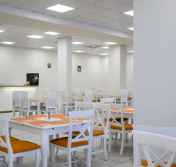 Restaurant_2.jpg