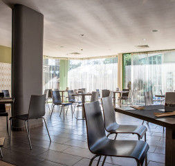Restaurant_2.jpg