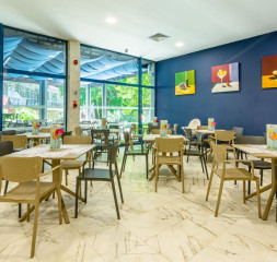Restaurant_2.jpg