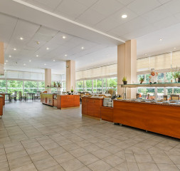 Restaurant_2.jpg