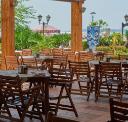 Restaurant_2.jpg