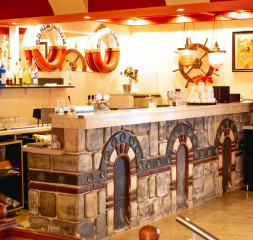 Restaurant_2.jpg