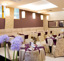Restaurant_2.jpg