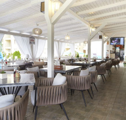 Restaurant_2.jpg