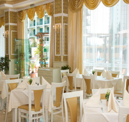 Restaurant_2.jpg