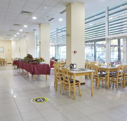 Restaurant_2.jpg