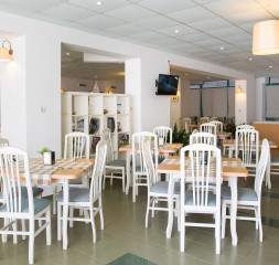Restaurant_2.jpg
