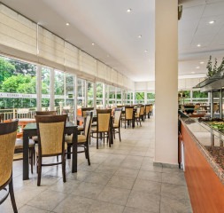 Restaurant_3.jpg