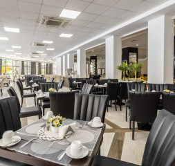Restaurant_3.jpg