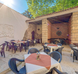 Restaurant_3.jpg
