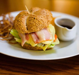 Restaurant_3.jpg
