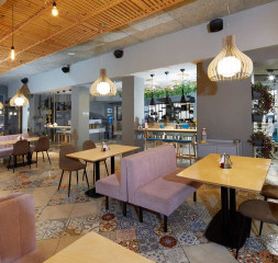 Restaurant_3.jpg