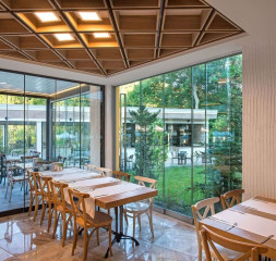 Restaurant_3.jpg