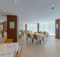 Restaurant_3.jpg