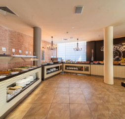 Restaurant_3.jpg