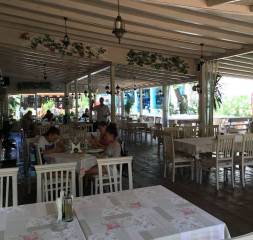 Restaurant_3.jpg