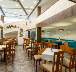 Restaurant_3.jpg