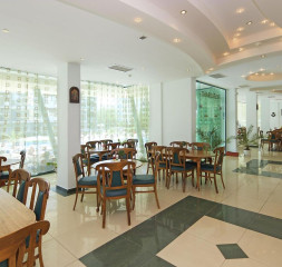 Restaurant_3.jpg