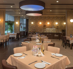 Restaurant_3.jpg