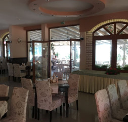 Restaurant_4.jpg