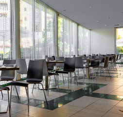 Restaurant_4.jpg