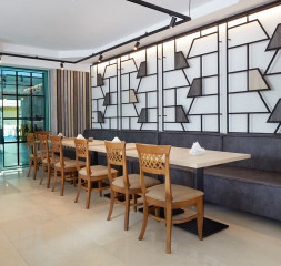 Restaurant_4.jpg