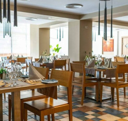 Restaurant_4.jpg