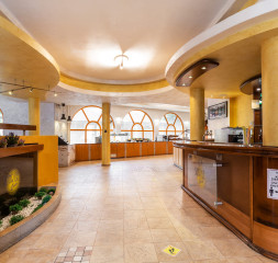 Restaurant_5.jpg