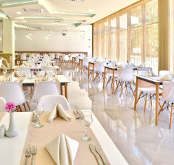 Restaurant_5.jpg