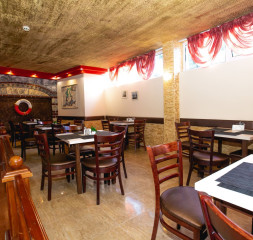 Restaurant_5.jpg