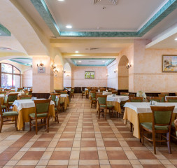 Restaurant_6.jpg
