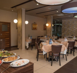 Restaurant.jpg