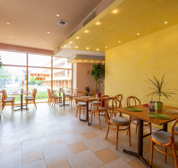 Restaurant_A_La_Cart_13.jpg