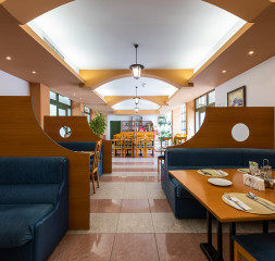 Restaurant_A_La_Cart_7.jpg