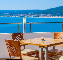 Restaurant_A_La_Carte.jpg