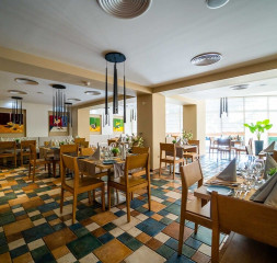 Restaurant_A_La_Carte.jpg