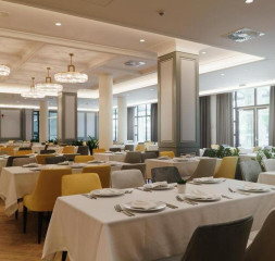Restaurant_Azzaro_2.jpg