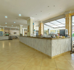 Restaurant_Bar.jpg