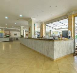 Restaurant_Bar.jpg
