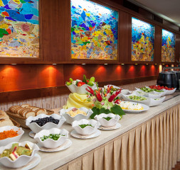 Restaurant_Buffet.jpg