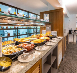 Restaurant_Buffet.jpg
