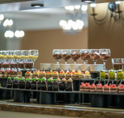 Restaurant_Buffet_1.jpg