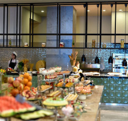 Restaurant_Buffet_1.jpg