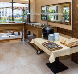 Restaurant_Buffet_1.jpg