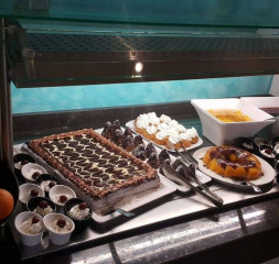 Restaurant_Buffet_1.jpg