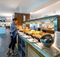 Restaurant_Buffet_1.jpg