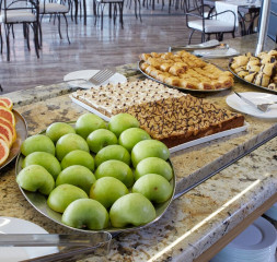 Restaurant_Buffet_1.jpg