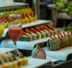 Restaurant_Buffet_1.jpg
